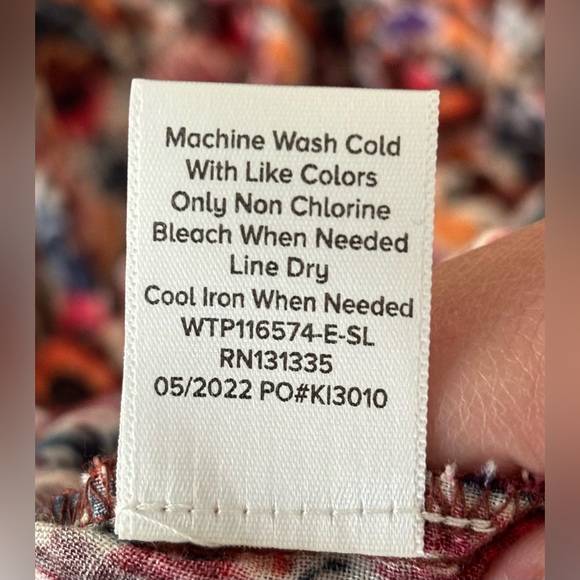 Evereve | Sonja Ikat Smocked‎ Blouse | 3/4 length sleeves lightweight | Size XS - Picture 10 of 11